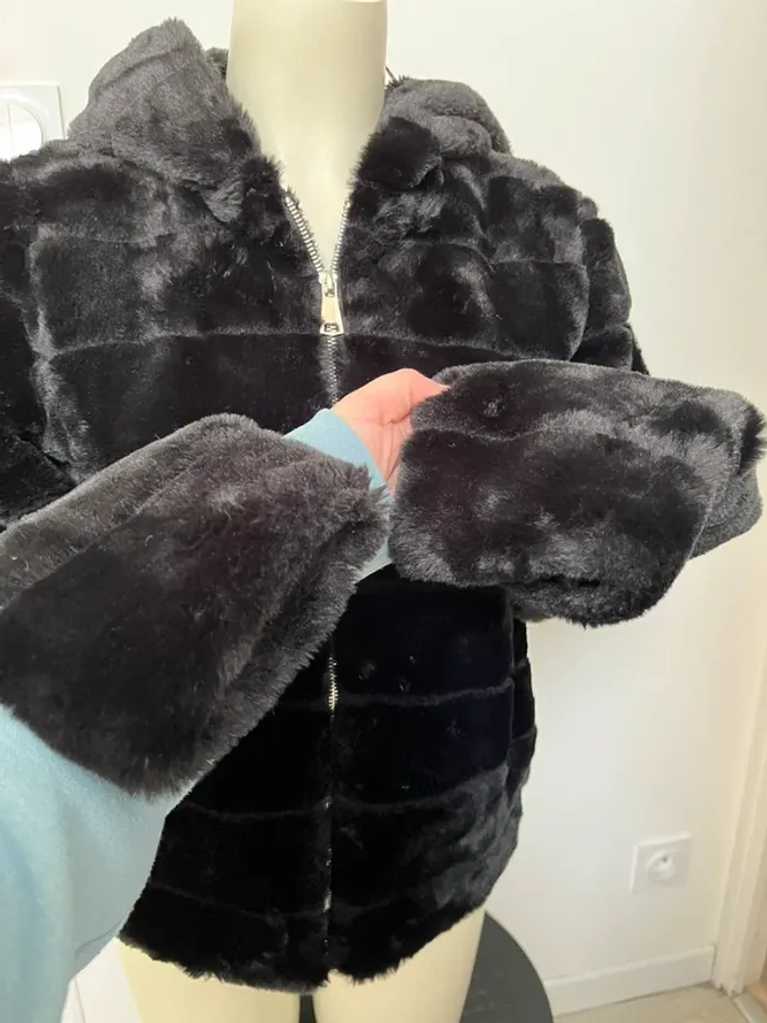 Manteau doux noir - photo numéro 4