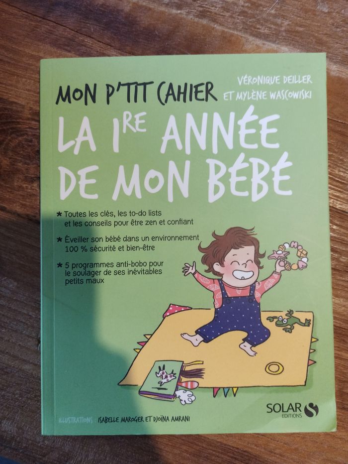 Livre la 1ere année de mon bébé