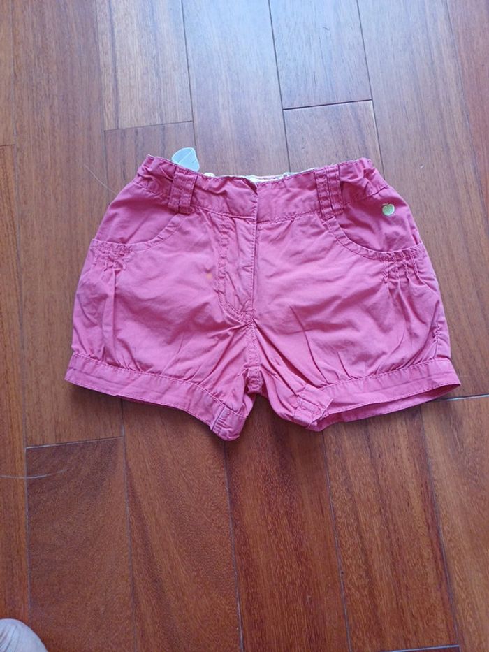 Petit short rouge