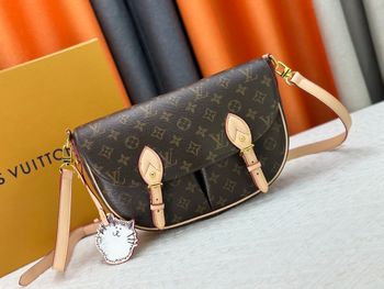 Louis Vuitton  Escape M15134