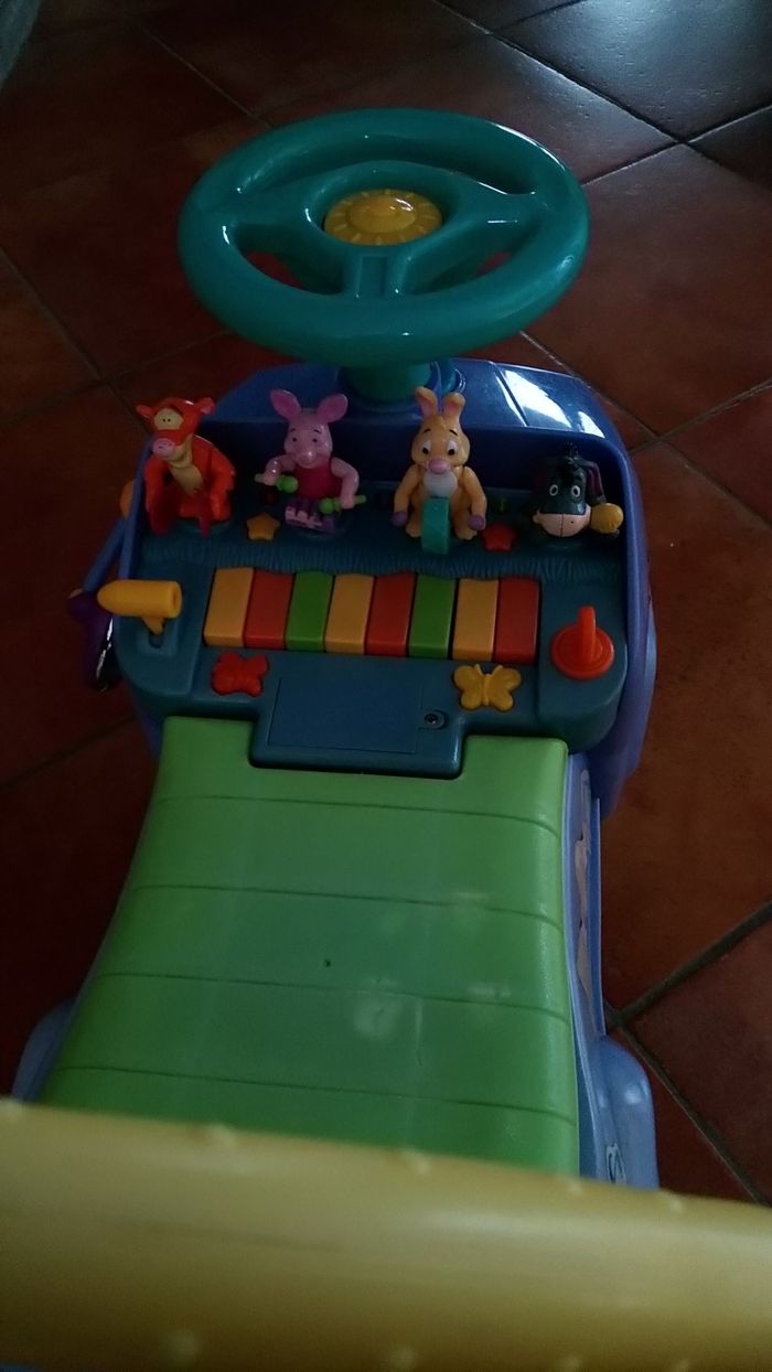 Petite voiture musicale winnie - photo numéro 2