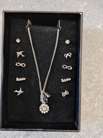 Boucles d'oreilles et pendentif
