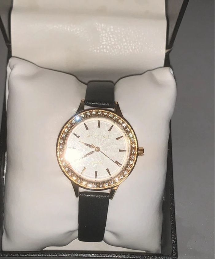 Montre Mestigé style joaillerie