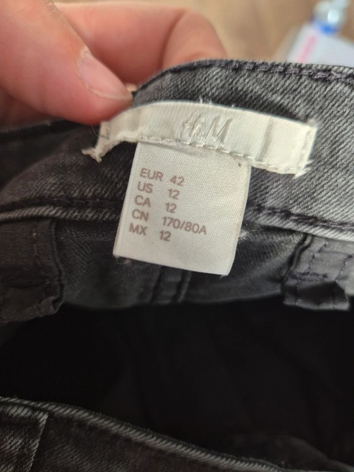 Short gris noir H&M 42 - photo numéro 5