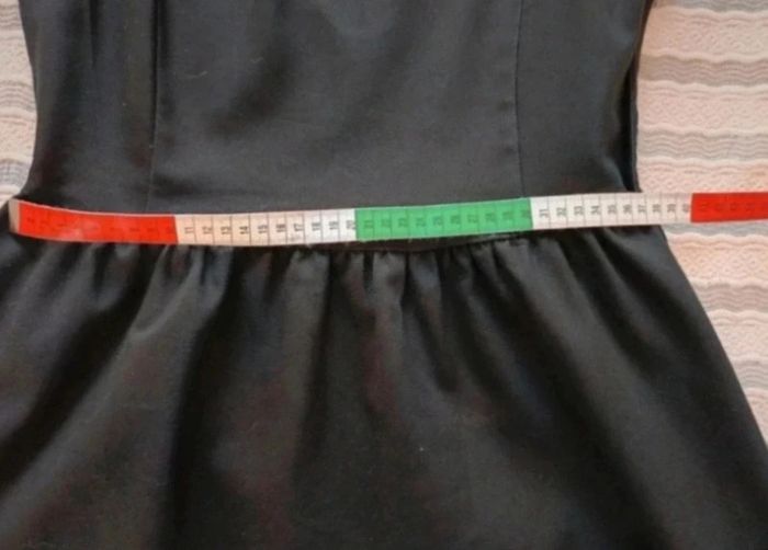 Petite robe noir Pimkie forme patineuse, t. 36 - photo numéro 8