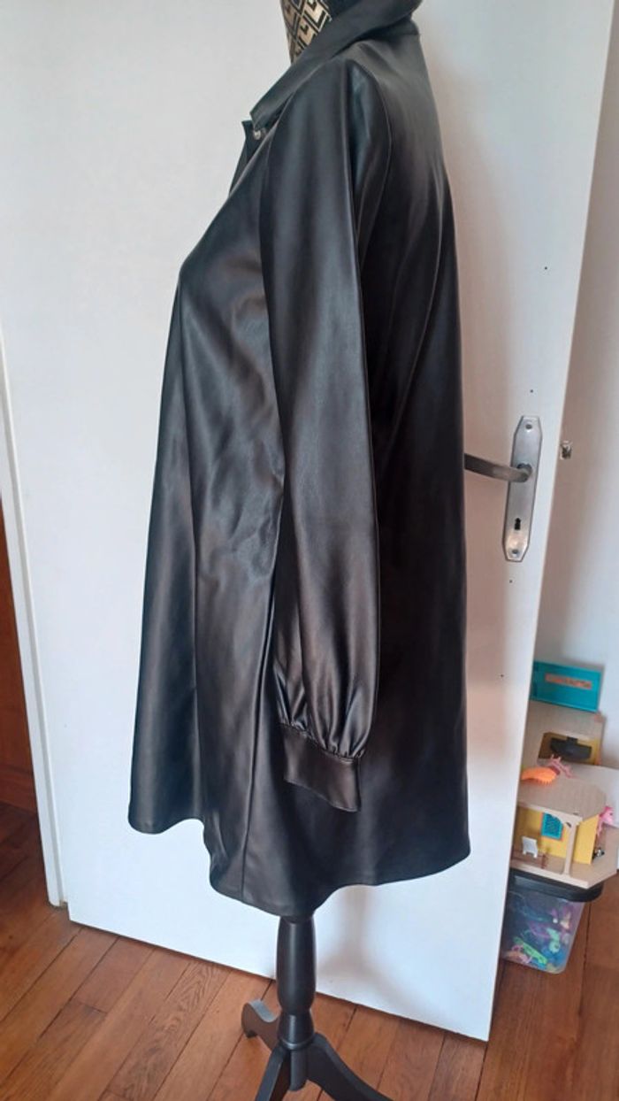 Robe en simili cuir - photo numéro 4