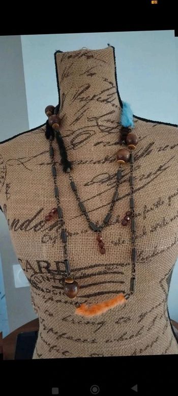 Sautoir marron peluche bleu orange