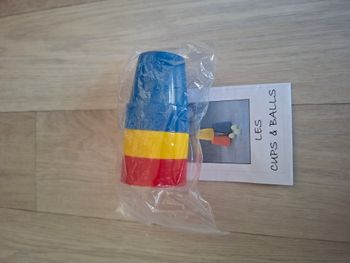 Jeu de magie “Cups & Balls” (gobelets et balles)