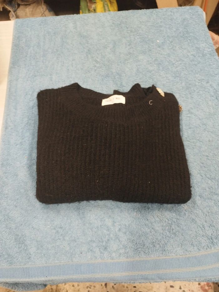 Pull noir manches longues