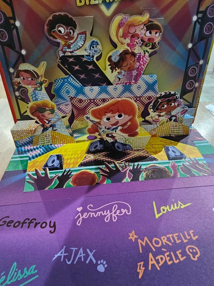 ADELE MORTELLE LIVRE SHOW BIZARRE + CD - photo numéro 4