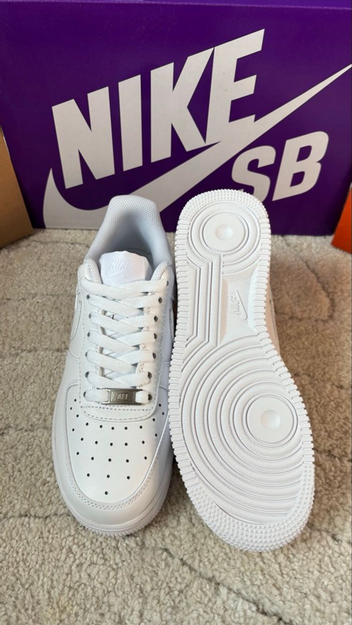 Nike Air Force 1 - Taille 38 - Neuve - photo numéro 7