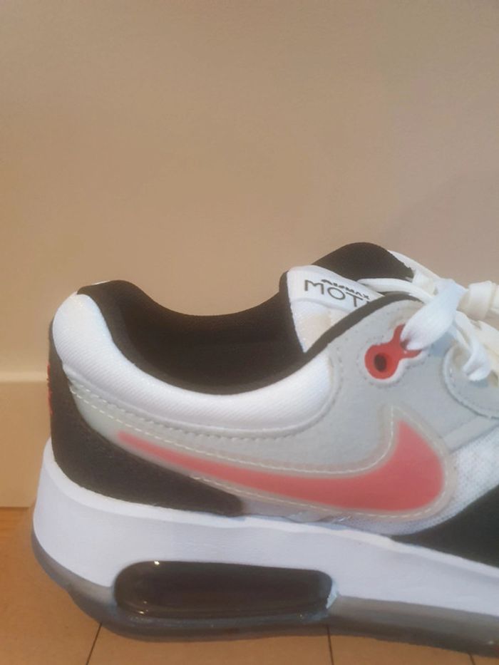 Nike Air Motif (38.5) - photo numéro 3
