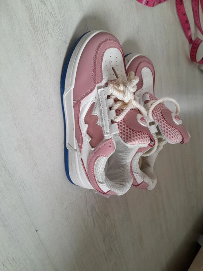Baskets neuves Chuhaovu taille 36 - photo numéro 2