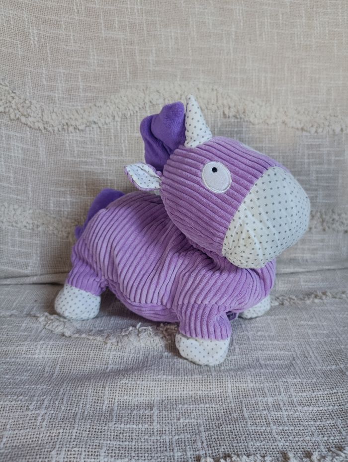 Peluche licorne violette avec poche de rangement - photo numéro 3