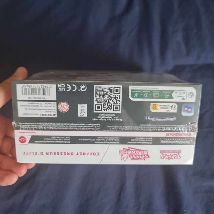 ETB Pokémon Flamme Blanche - photo numéro 3