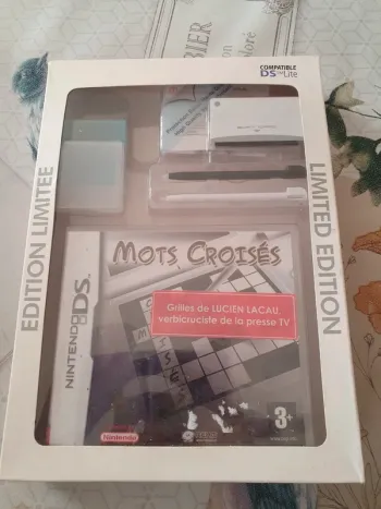 Boite jeu + accessoires console Ds/ lite