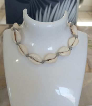 Parure collier et bracelet coquillage fil gris