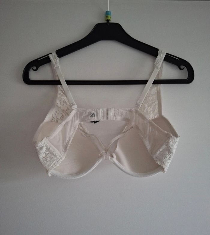 Soutien gorge blanc - photo numéro 3