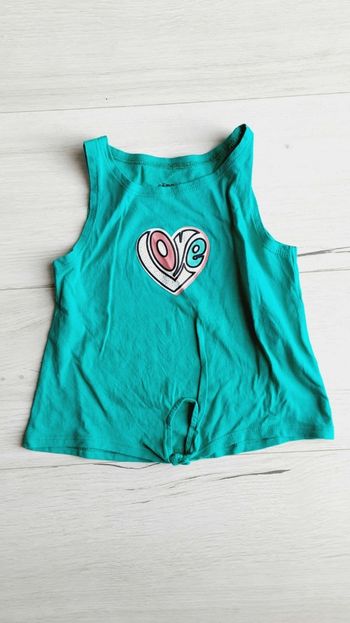Vêtement fille tee-shirt débardeur vert motif coeur love Gémo 4 ans