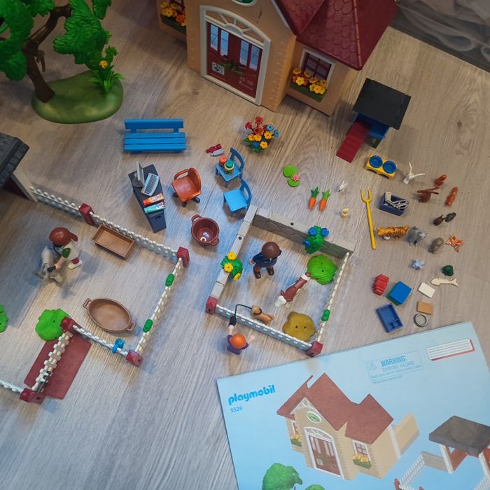 Playmobil 5529 clinique vétérinaire avec animaux et enclos manque 1table 1etagere 1journal et 1 dossier jaune - photo numéro 2