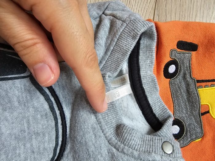 Lot 9 pulls 12 mois - photo numéro 3