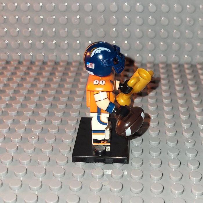 Minifigure / Figurine 🏈 NFL - Football Américain 🏈 Broncos de Denver - photo numéro 4