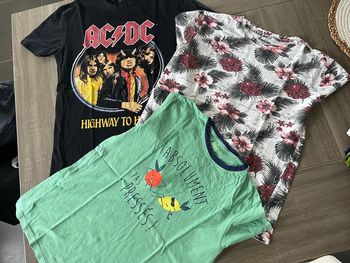 Lot 3 tee shirts 14 ans
