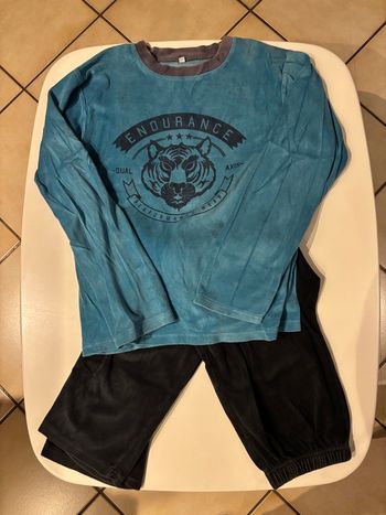 Pyjama 2pièces 12ans sans marque