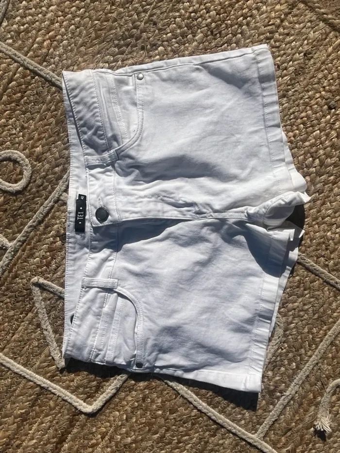 Short en jean blanc