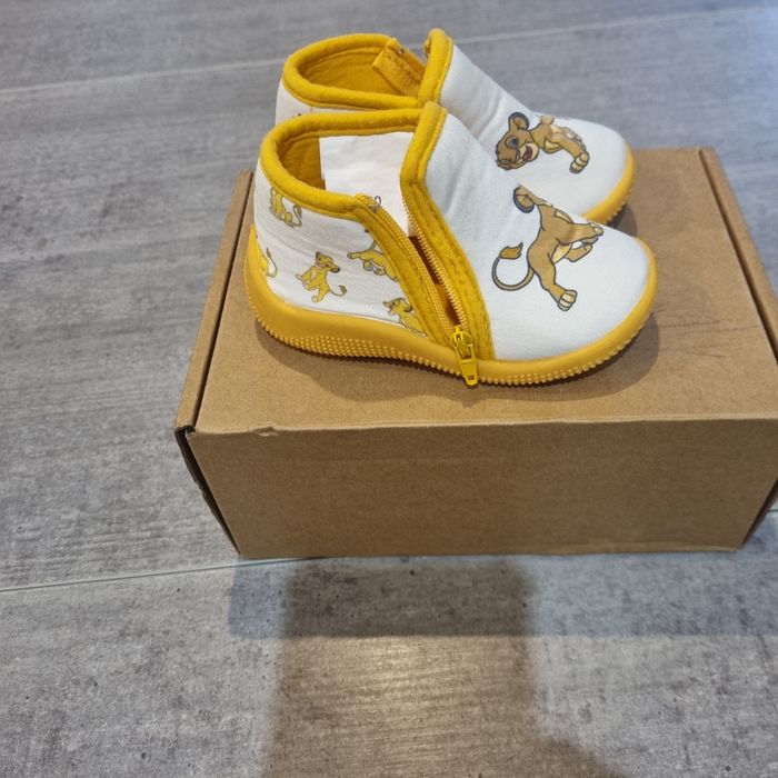 Chaussons bébé Le Roi Lion taille 20 - photo numéro 8