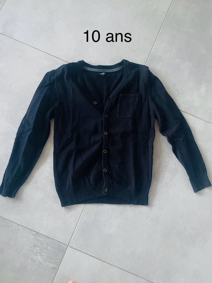 Gilet noir boutons 10 ans col V