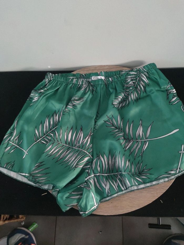 Short effet satin taille xl neuf