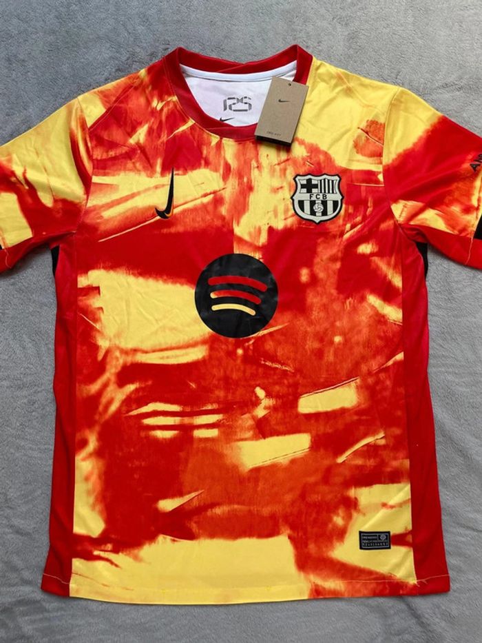 Maillot concept foot Barcelone jaune rouge édition Flamme taille M