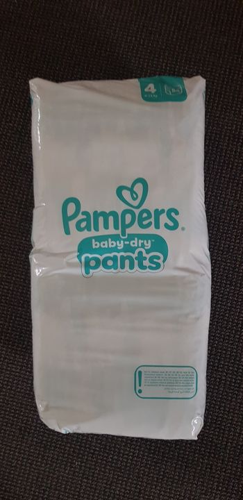Lot de 54 couches pampers baby dry pants taille 4