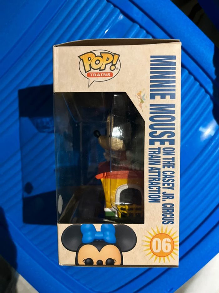 Funko Pop Minnie Mouse on the Casey Junior circus train attraction - photo numéro 2