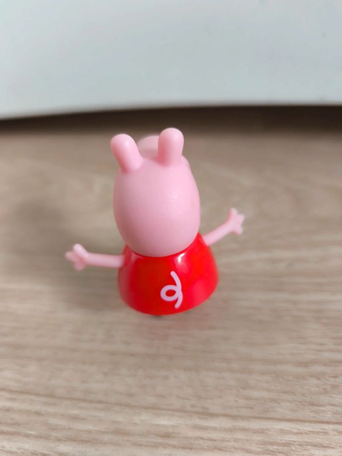 Figurine Peppa pig - photo numéro 3
