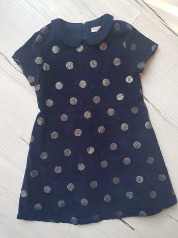 Superbe robe pour les fêtes dorée 5ans dpam
