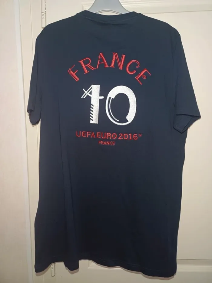 T-shirt Official Licensed Product - photo numéro 2