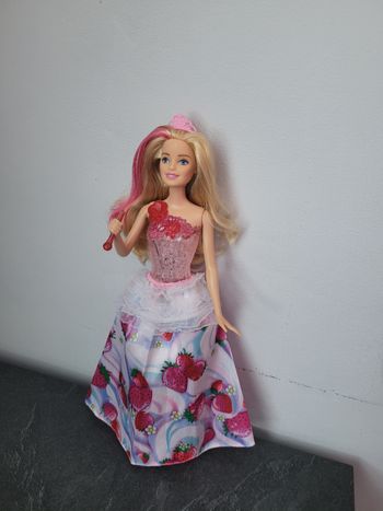 Barbie Princesse Dreamtopia motif Fraise - Mattel 2013
