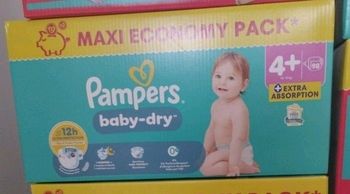 Deux Pampers T4+