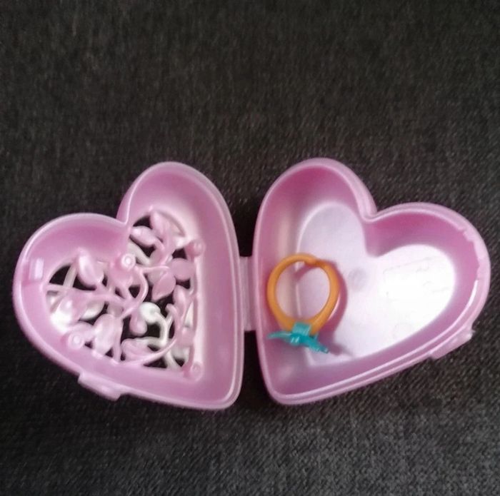 Boîte Playmobil cœur rose avec sa bague réglable