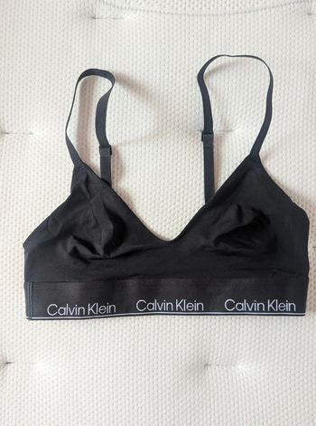 Triangle Calvin Klein