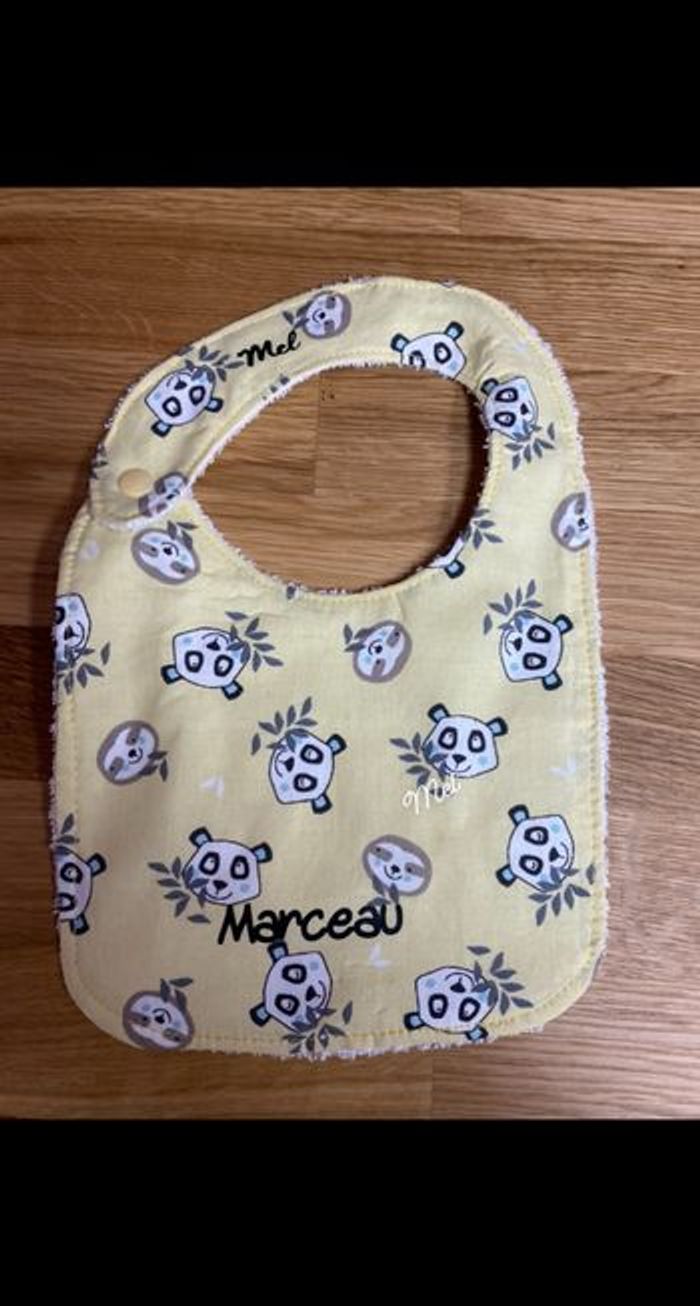 Bavoirs - photo numéro 2