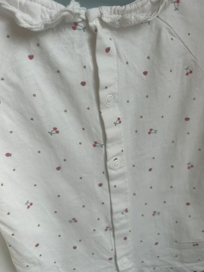 Haut blanc , fleurs col dentelle , 9 mois - photo numéro 5