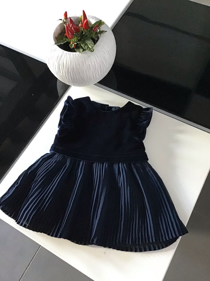 Robe velours et voile plissé bleu marine - photo numéro 5