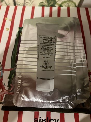 Soins hydratant, matifiant, aux  résines  tropicales Sisley