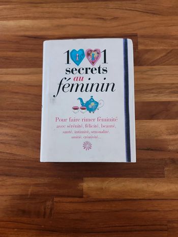Livre 1001 secrets au féminin