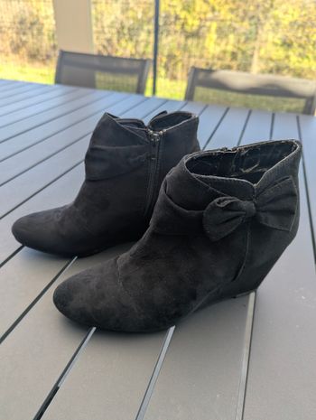 Paire de bottines en très bon état taille 40 femme