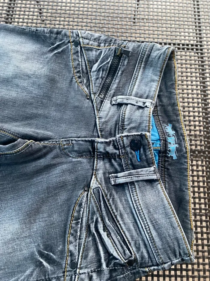 Jean noir Levis w26 L32 - photo numéro 4