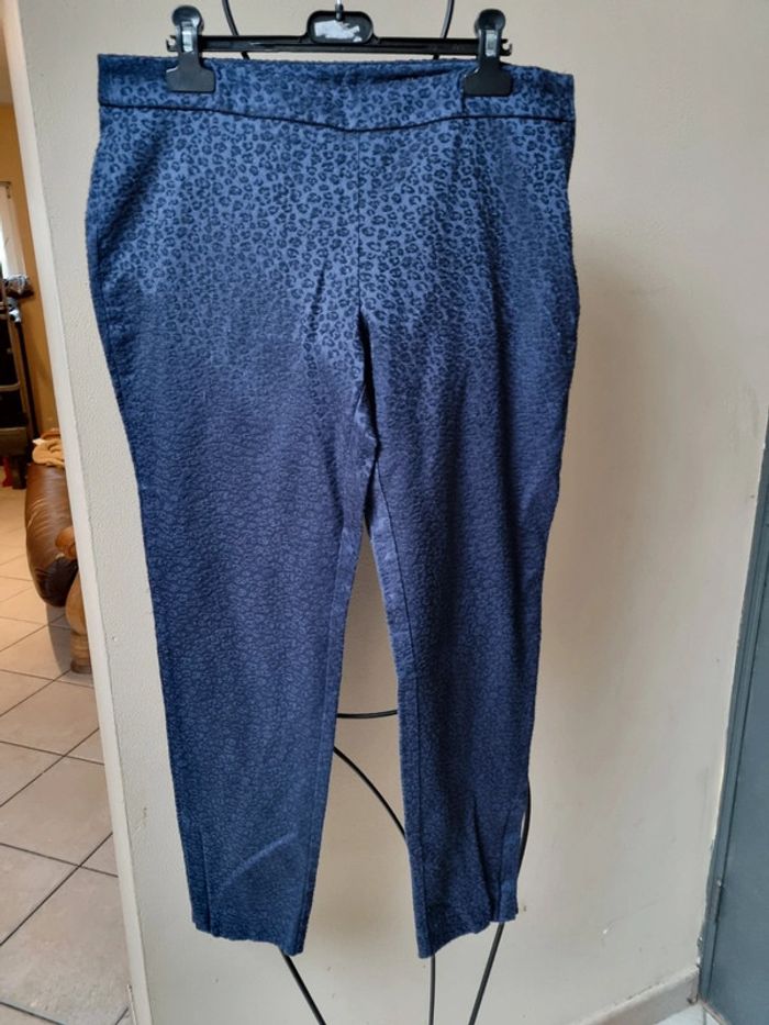 Pantalon 2 nuances de bleu avec déco 3d